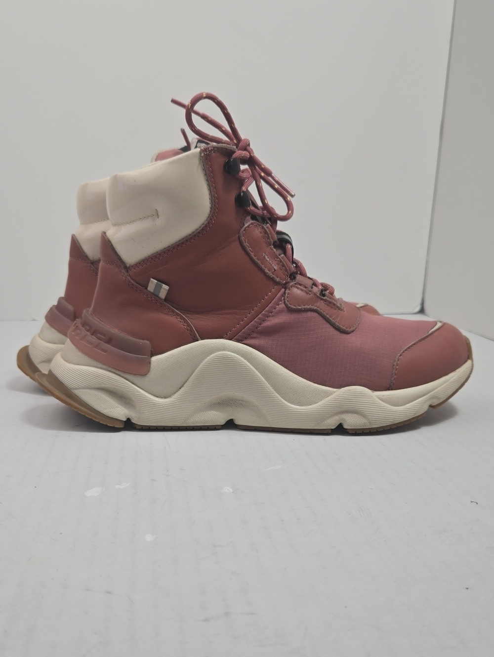 sorel Kinectic RNEGD Conquest Lux Insulate Sneakers Women Sz 8.5 Pink/white